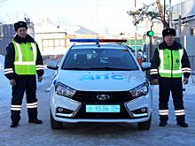 Госавтоинспекторы пришли на помощь автоледи, оказавшейся в трудной ситуации на дороге в Челябинской области
