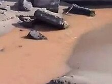 «Приятного отдыха». В море на одесском пляже стекает глиняный поток