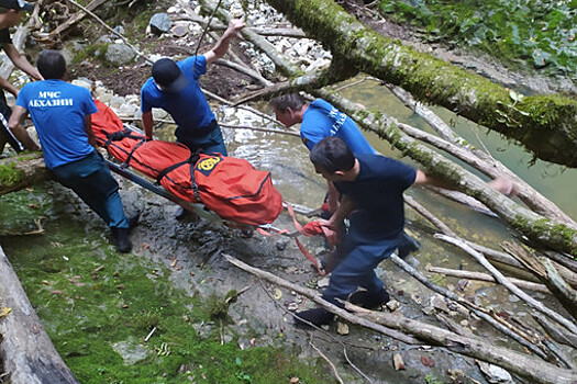 Российский турист погиб при падении с высоты 40 метров на Шакуранском водопаде в Абхазии