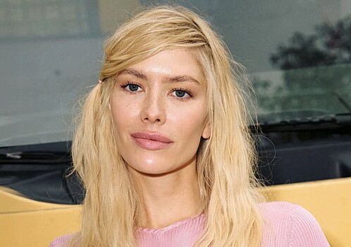 «Осмелились бы надеть?»: Перминова примерила бюстгальтер с чашечками-конусами