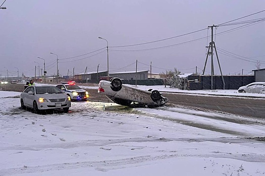 Первый снег усложнил обстановку на дорогах Якутии