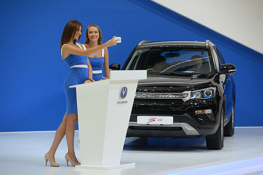 Модели на стенде автопроизводителя Changan