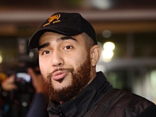 «Хочет здесь зарабатывать деньги? Мы не дадим»: Jah Khalib могут запретить выступать в Москве из-за поддержки Украины