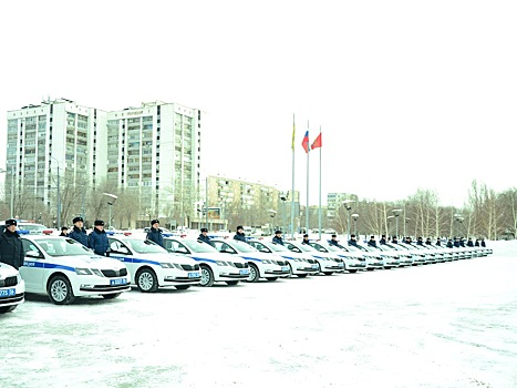 Оренбургские полицейские получили 49 новых служебных автомобилей