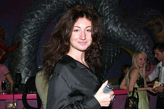 РИА Новости: суд арестовал подаренные мужьями драгоценности Светланы Шпигель