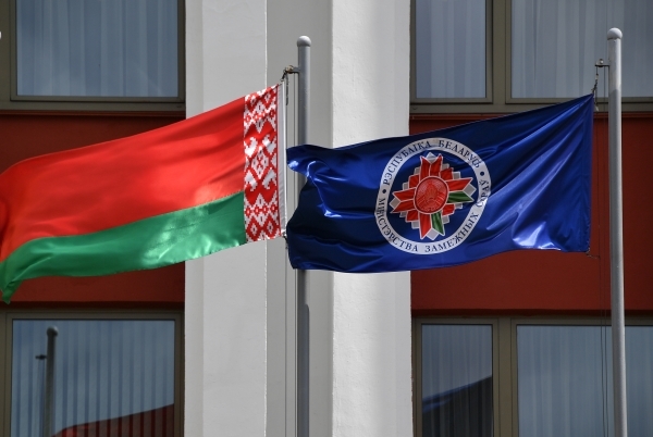 Глава МИД Венгрии не обсуждал в Минске внутриполитические вопросы