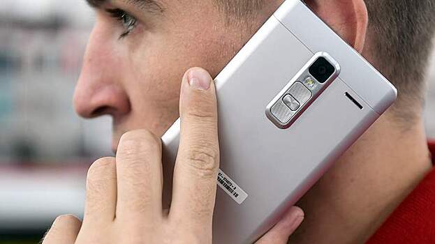 10 вещей, которыми нельзя чистить экран телефона