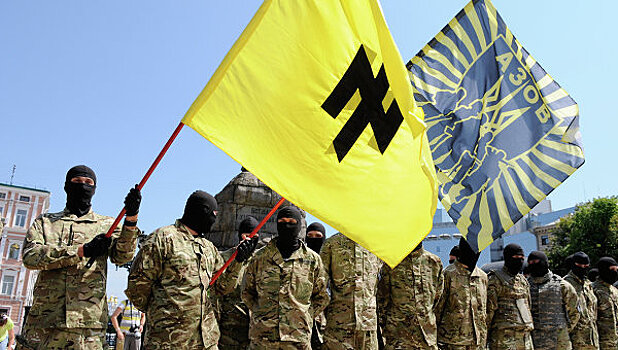 Насаждая нацизм, Украина теряет право на суверенитет