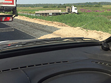 На трассе под Тюменью грузовик столкнулся с микроавтобусом