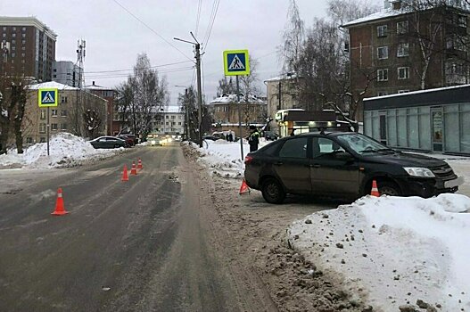 В Кирове на Чапаева женщина попала под колеса автомобиля
