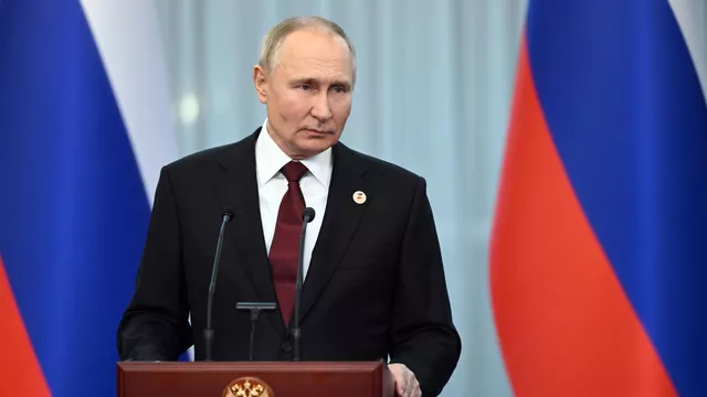 LIVE: Путин вручает премии молодым ученым