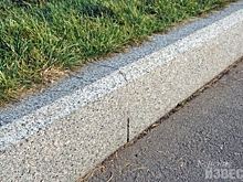 В Курске водитель получил травмы, наехав на бордюрный камень