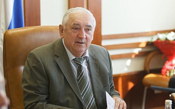 73-летний экс-мэр Тюмени Степан Киричук собрался еще на один срок в гордуму
