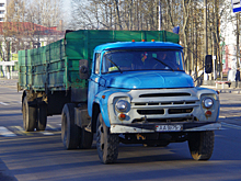 Стало известно, почему в советское время кабины грузовиков красили в синий цвет