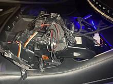 В Латвии защищавший русский язык депутат нашел у себя прослушку