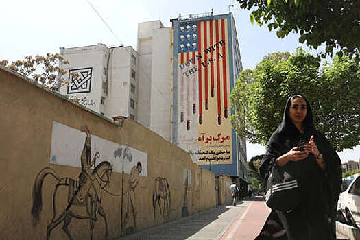 Политолог Мендкович: Трамп в 2026 году может начать с Ираном военный конфликт