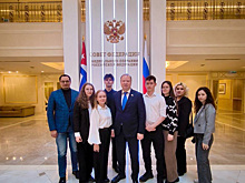 Сенатор Шептий показал екатеринбургским студентам свое рабочее место