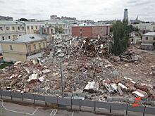 «Налицо вседозволенность». Кто сносит исторические здания на бывшем участке Минобороны в Москве