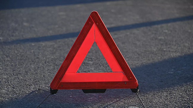 Грузовик снес автобус с пассажирами в Тюменской области, пострадали люди