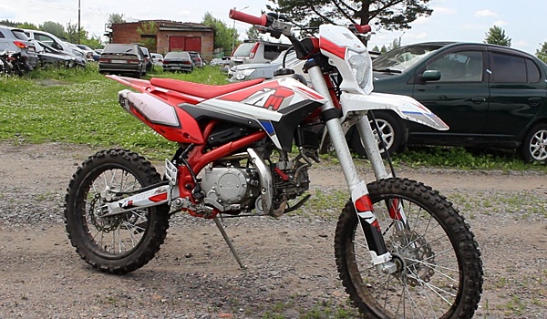 Подросток оказался в спецприемнике за "пьяную" поездку на мотоцикле в Кузбассе