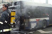 В Новодвинске сгорел пассажирский автобус, припаркованный на ночь
