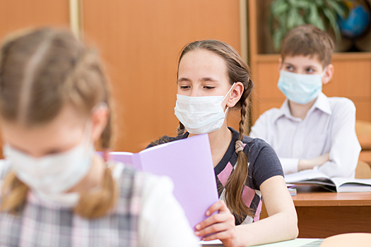 В школах РФ продлили каникулы из-за коронавируса