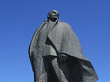 Памятнику Ленина сделают резиновое основание