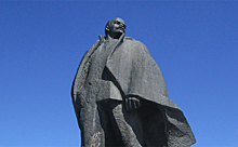 Памятнику Ленина сделают резиновое основание