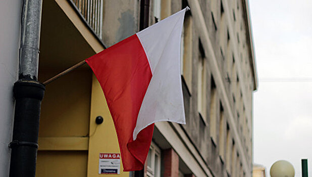 В Польше призвали не спешить обвинять РФ из-за обстрела консульства в Луцке