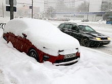 Россиянам рассказали, сколько стоит услуга по откапыванию автомобиля из сугроба
