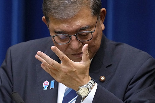 Женщина-ястреб и турбулентность: Что будет с Японией после отставки премьера