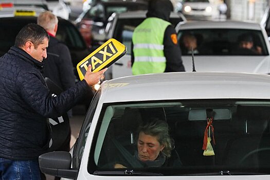 Таксист умер после 28-часовой смены в Москве