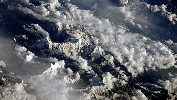 В Гималаях пропал альпинист