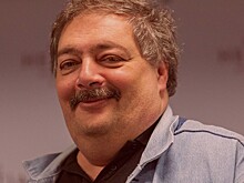 Автор «Ночного дозора» уверен, что иноагент Быков должен быть признан пособником терроризма
