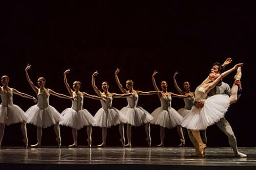 В балетной премьере Екатеринбургского оперного театра гармонично соседствуют XIX и XXI века