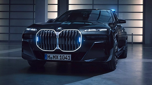 Защищен от дронов со взрывчаткой: BMW представила бронированный электромобиль BMW i7