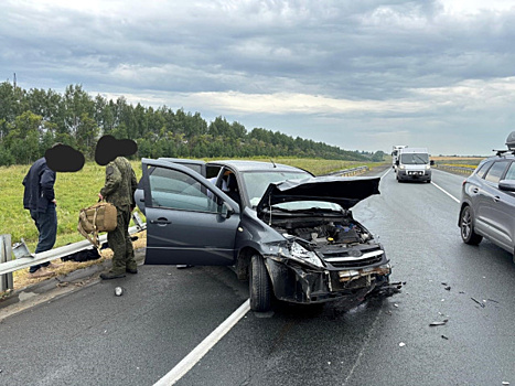 В Самарской области 5 августа на трассе М5 столкнулись "Гранта" и "Рено"