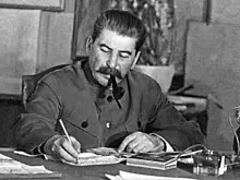 Что исчезло из письменного стола Сталина после его смерти