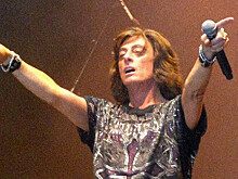 Экс-вокалиста Deep Purple не пустили в Россию