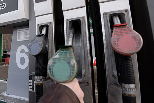 Минфин предложил повысить акцизы на бензин