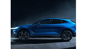 Aston Martin DBX707 самый быстрый и мощный кроссовер в мире