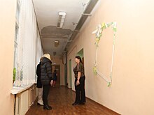 В Курске в школе №5 обвалилась штукатурка