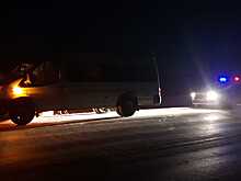 В Свердловской области сотрудники ГИБДД выручили пассажиров автобуса, в -26 застрявшего на трассе