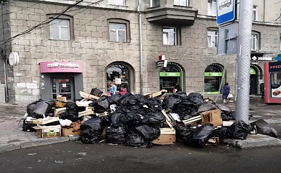 Стихийные свалки мусора растут на улицах Новосибирска