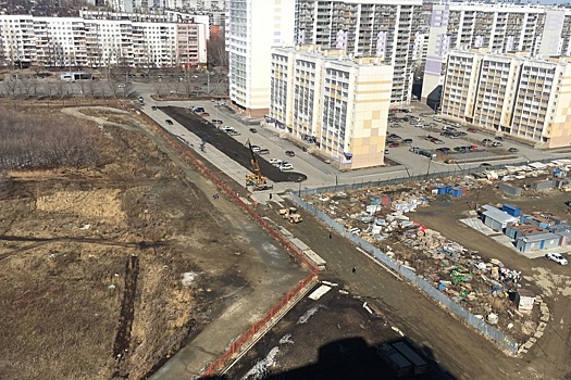 «Под колёсами будут дети»: жители «Академ Riverside» выступили против новой дороги