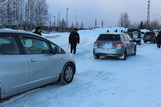 Два человека пострадали после наезда лихача на автобусную остановку в Кузбассе