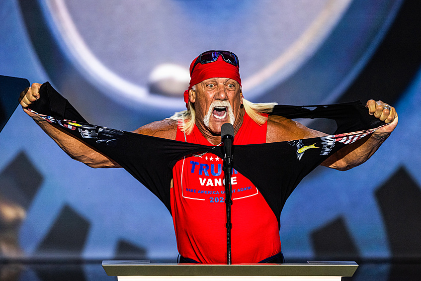 24 июля умер американский рестлер и актер Халк Хоган. Согласно заключению врачей, причиной смерти звезды стал инфаркт миокарда. 