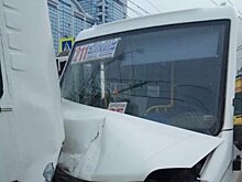 В Уфе два человека пострадали при столкновении маршрутных автобусов