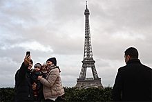 Париж потратит 300 млн евро на борьбу с очередями у Эйфелевой башни