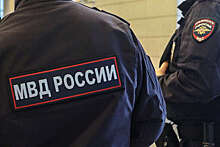 В Воронежской области женщину задержали за нападение на полицейского с совком
